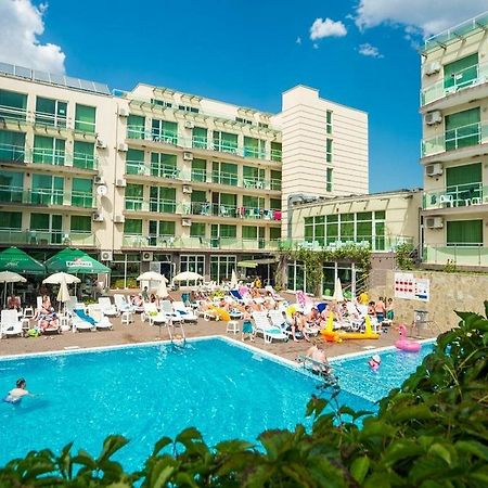 Clara Hotel Burgas Bagian luar foto