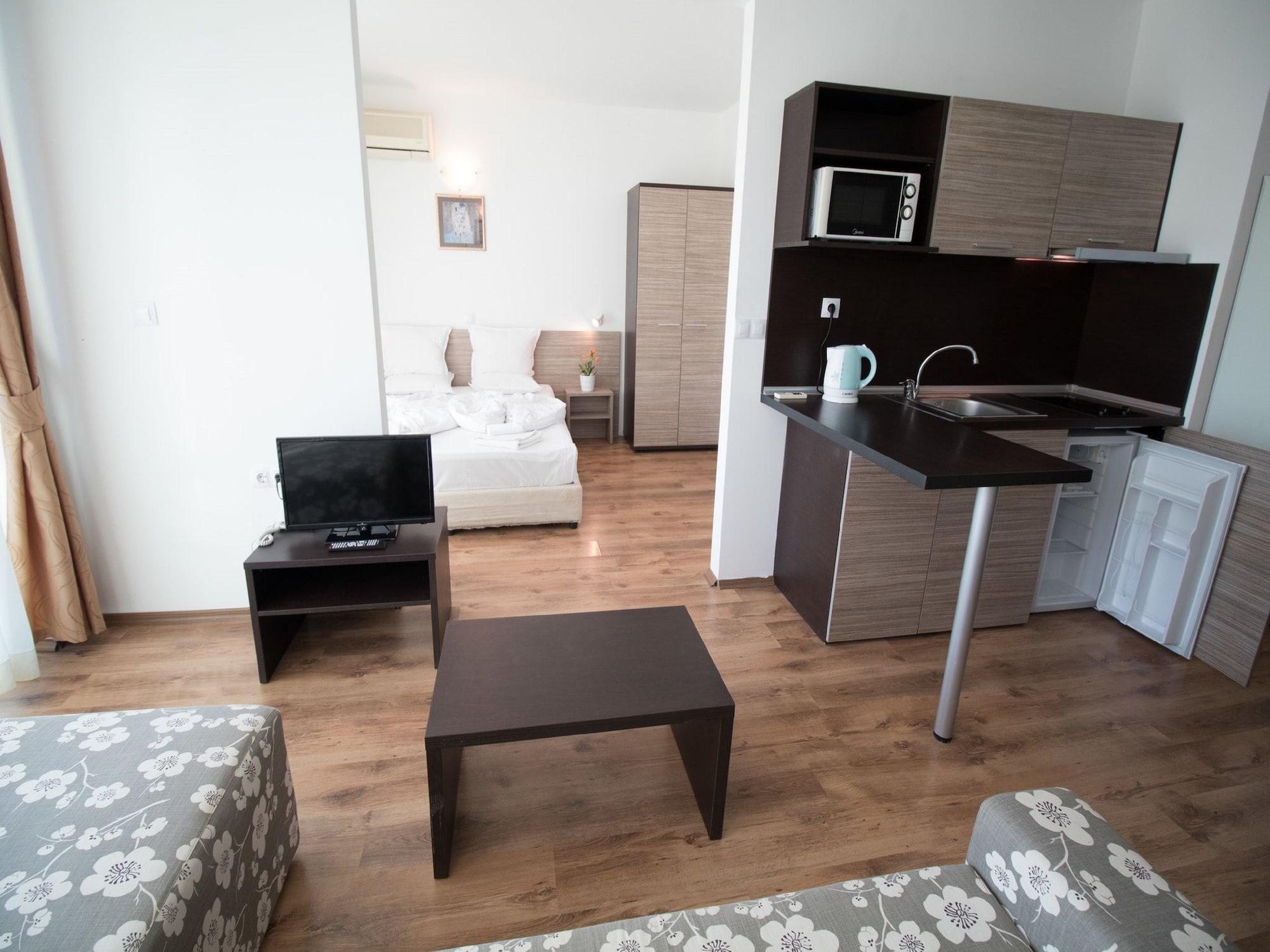Clara Hotel Burgas Bagian luar foto