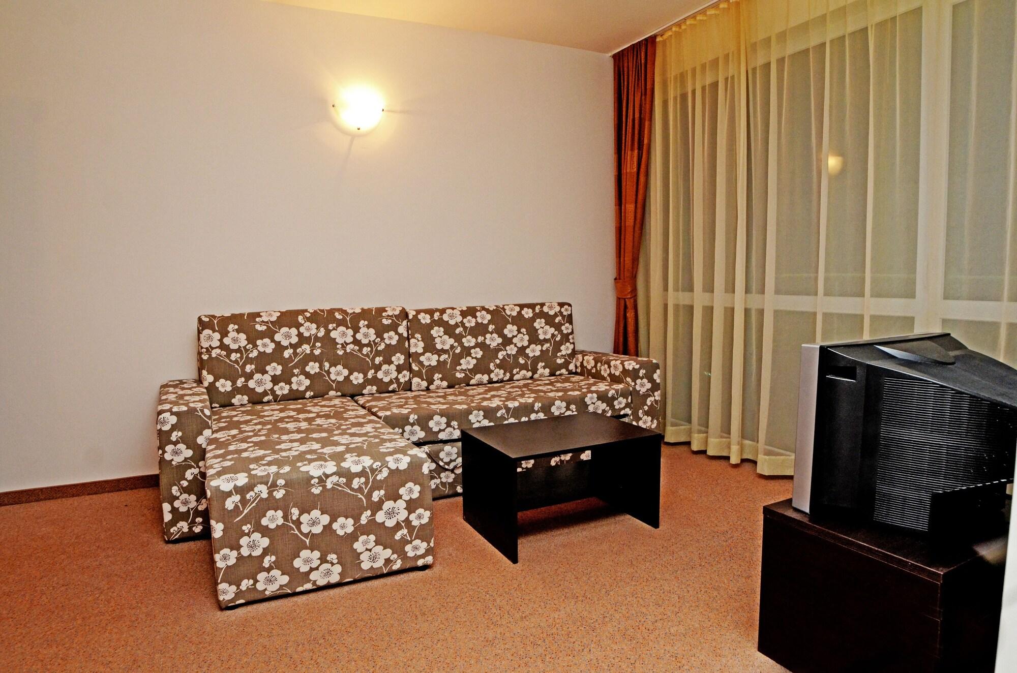 Clara Hotel Burgas Bagian luar foto