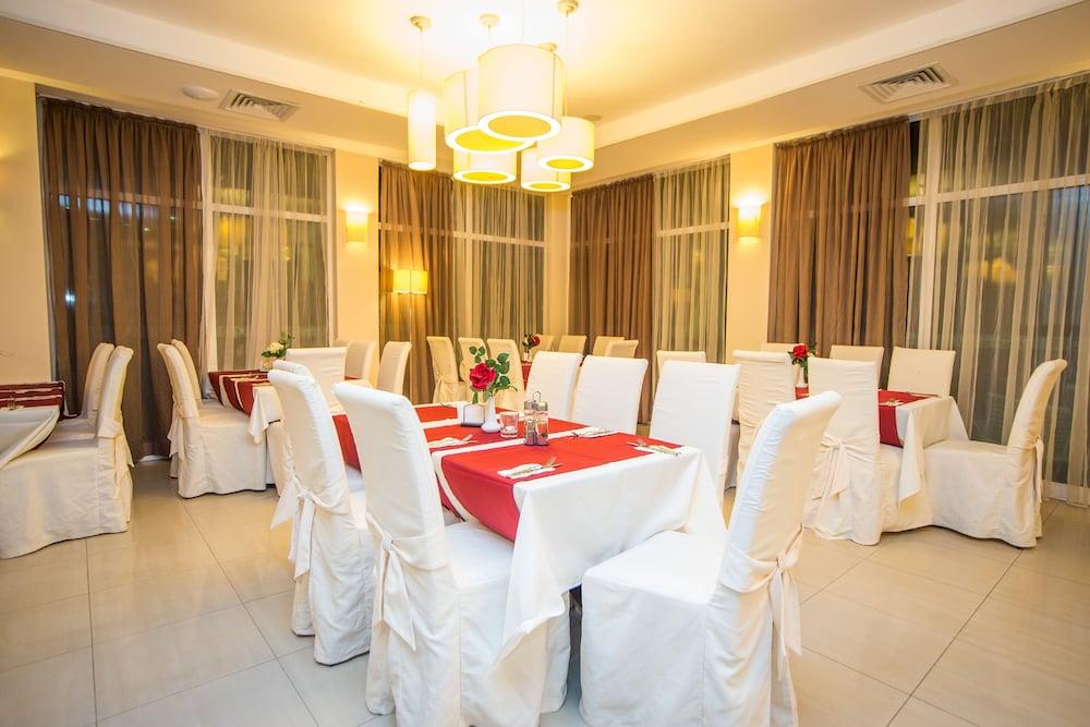Clara Hotel Burgas Bagian luar foto