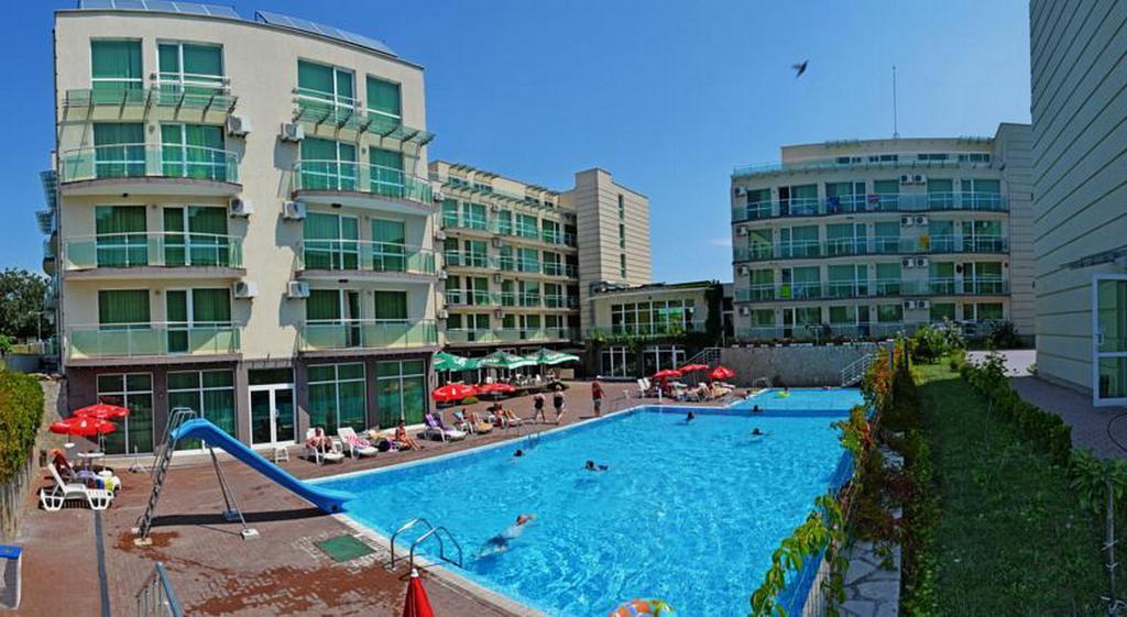 Clara Hotel Burgas Bagian luar foto