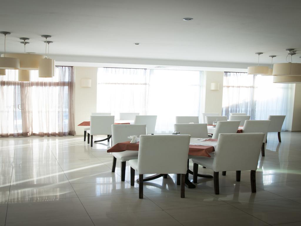 Clara Hotel Burgas Bagian luar foto
