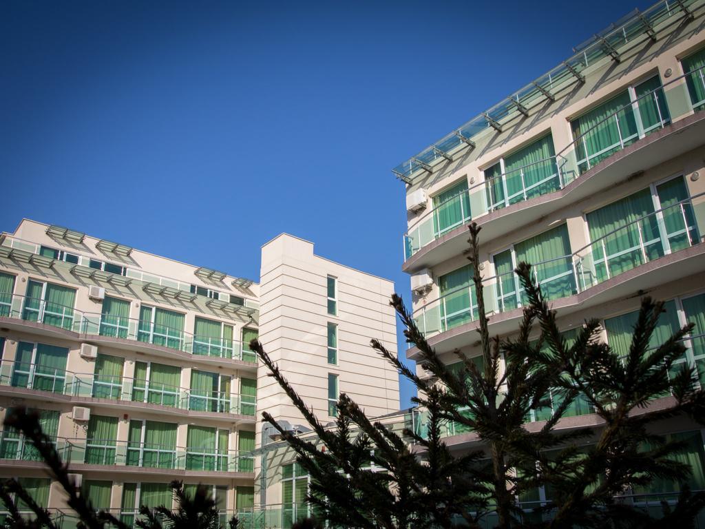 Clara Hotel Burgas Bagian luar foto