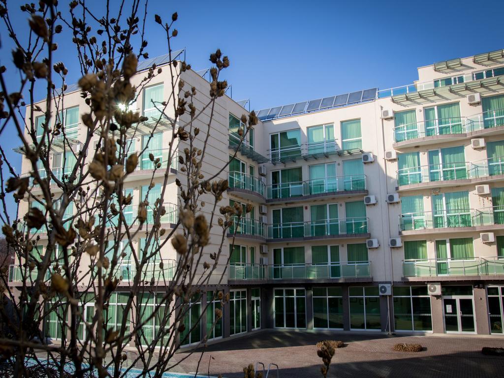 Clara Hotel Burgas Bagian luar foto