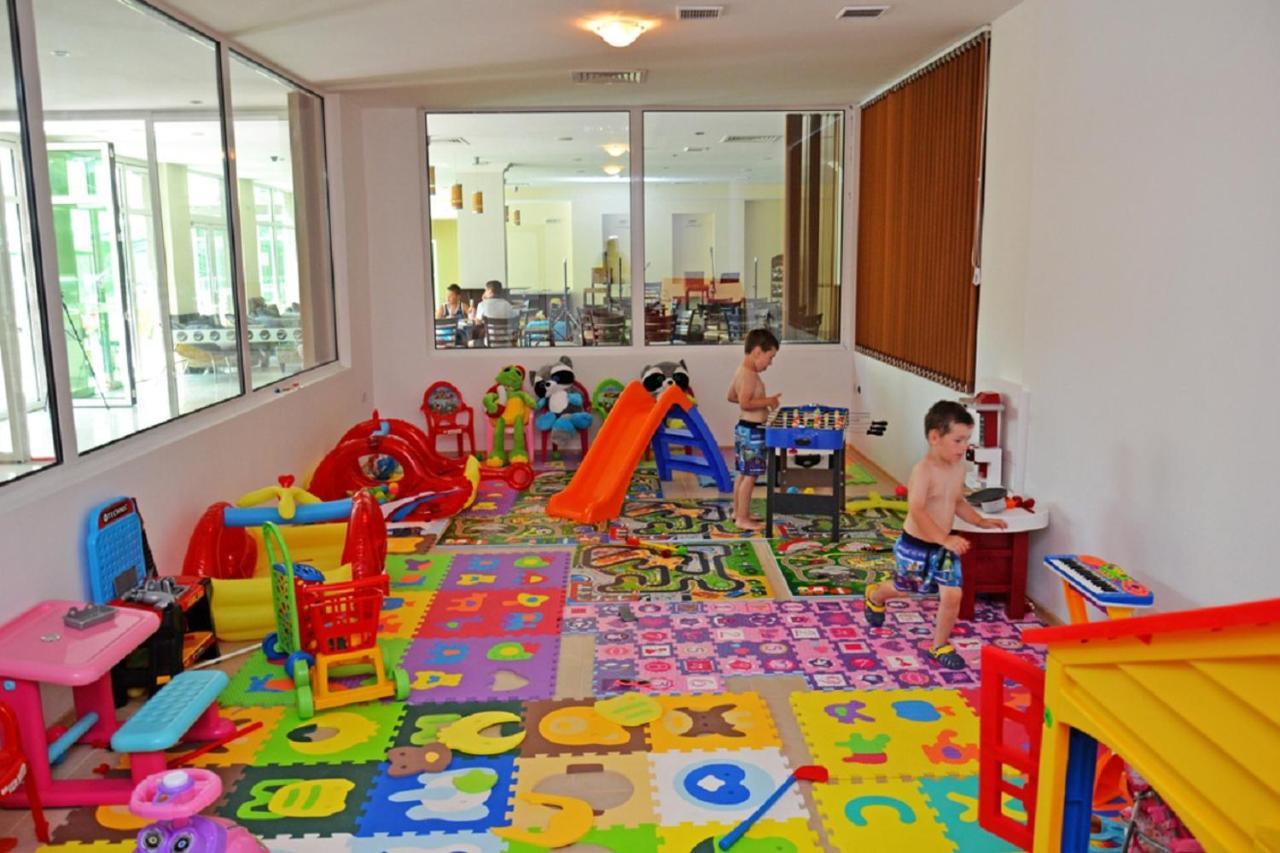Clara Hotel Burgas Bagian luar foto
