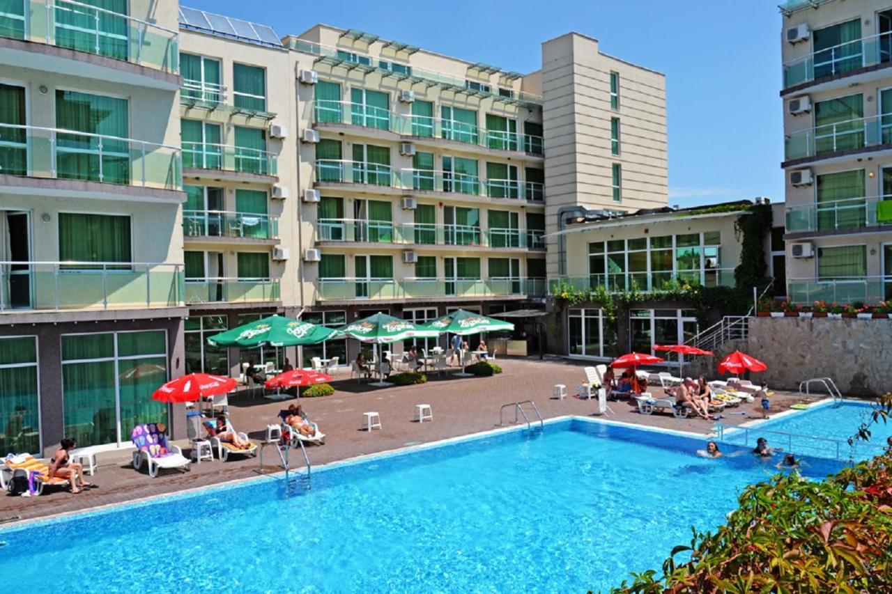 Clara Hotel Burgas Bagian luar foto