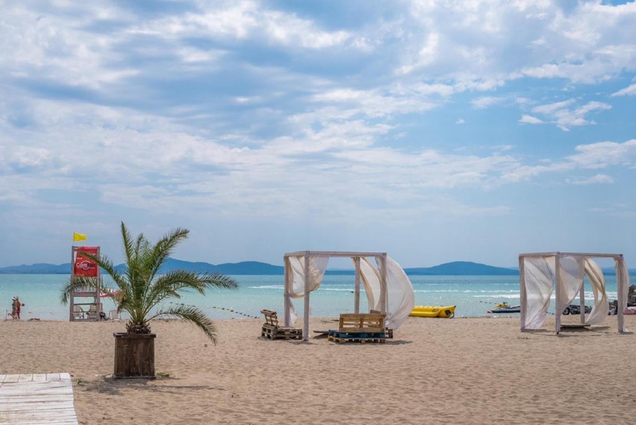 Clara Hotel Burgas Bagian luar foto
