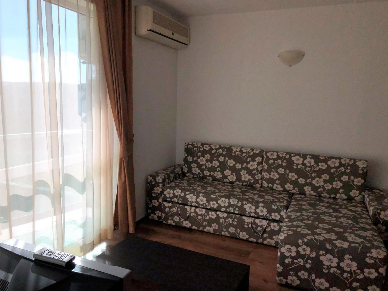 Clara Hotel Burgas Bagian luar foto