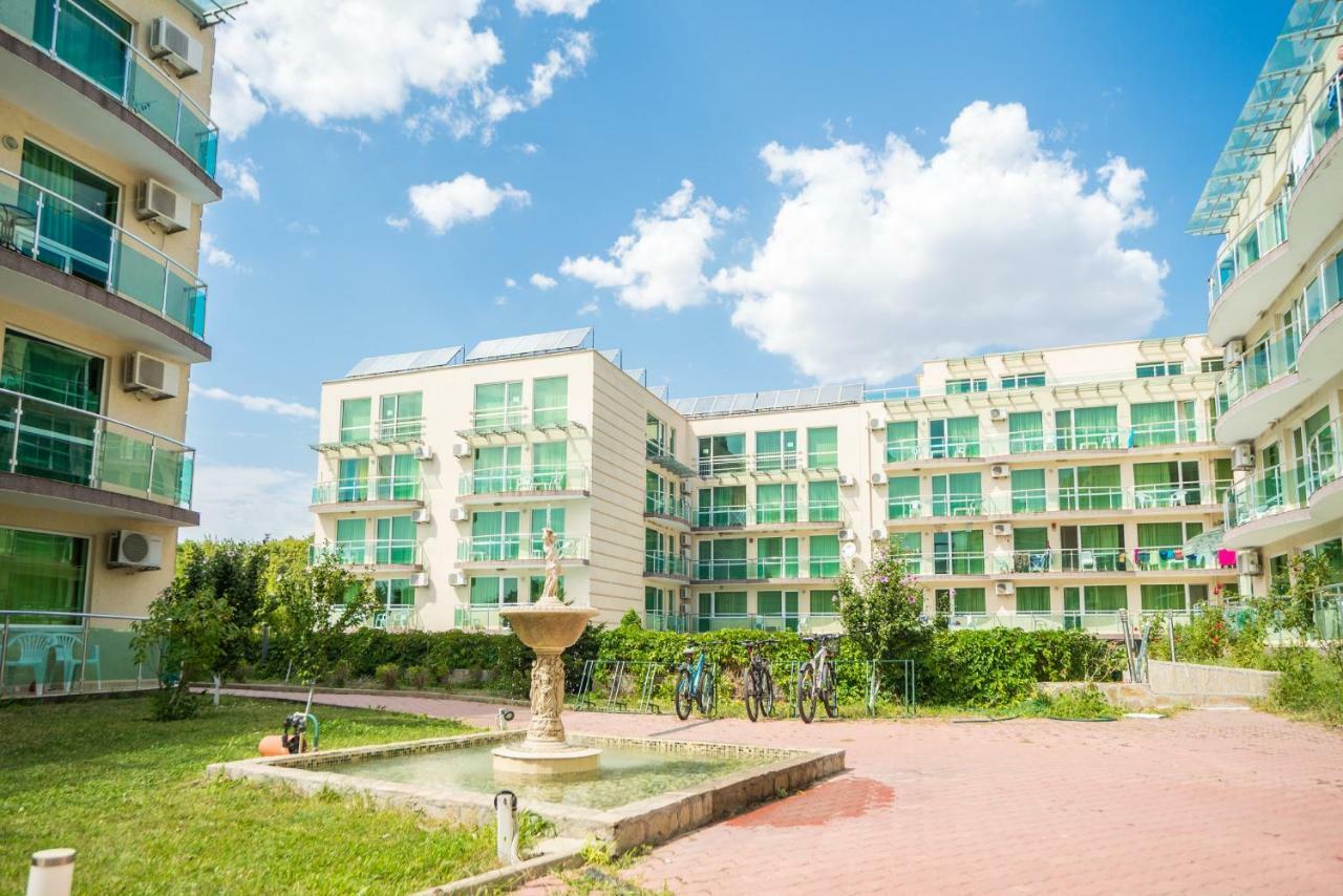 Clara Hotel Burgas Bagian luar foto