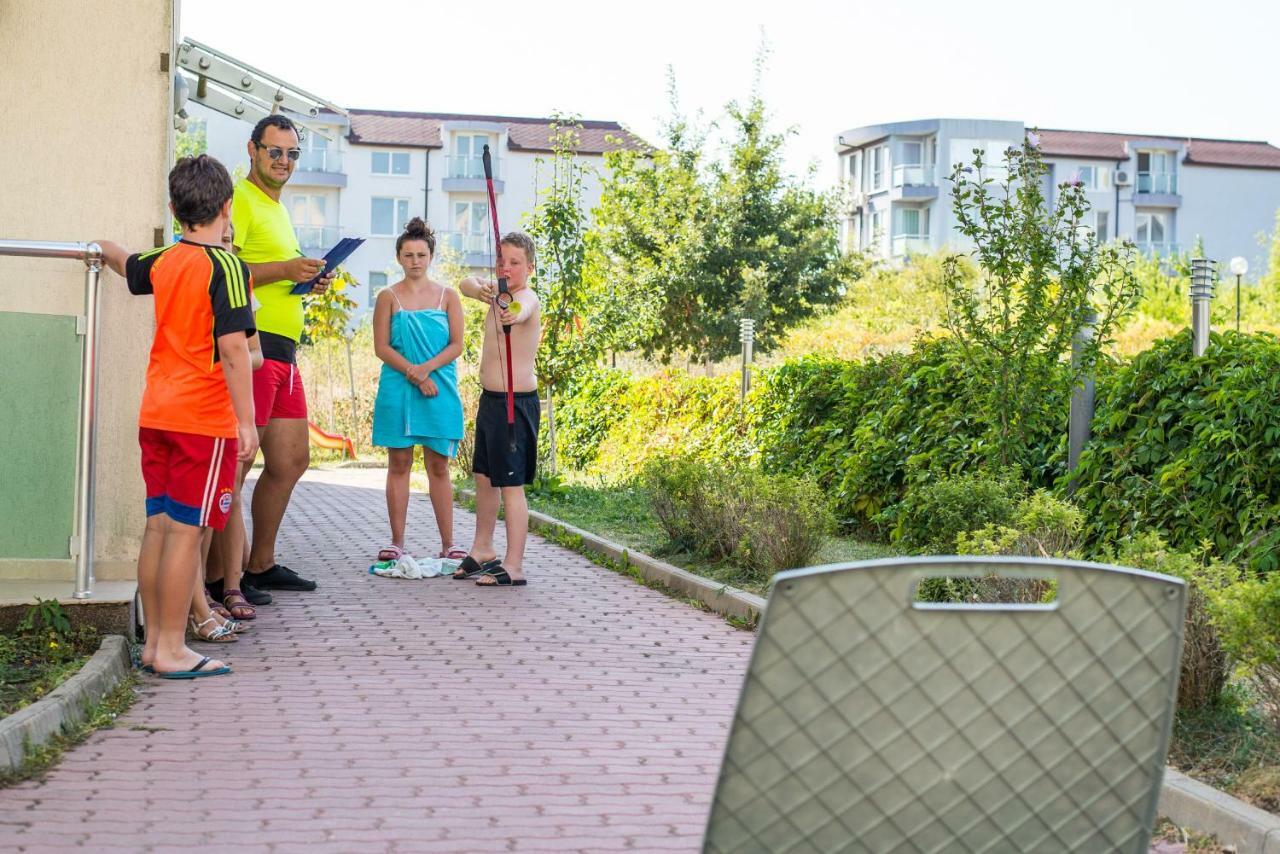 Clara Hotel Burgas Bagian luar foto
