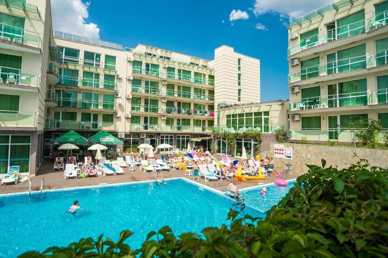 Clara Hotel Burgas Bagian luar foto